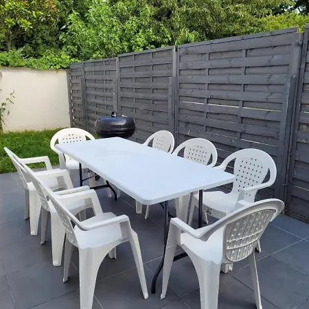 Spacious 2-bedroom Apartment: Paris Area With Parking & Terrace Villepinte (Seine-Saint-Denis)