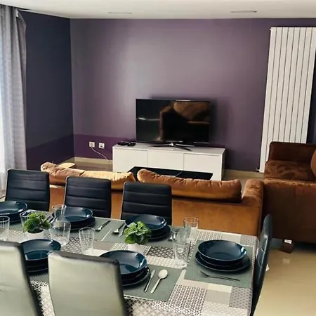 Spacious 2-bedroom Apartment: Paris Area With Parking & Terrace *